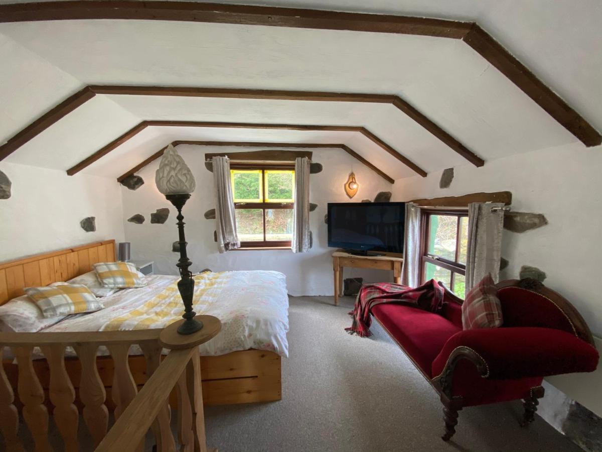 Villa Beautiful Secluded Farmhouse With Hot Tub à Barmouth Extérieur photo