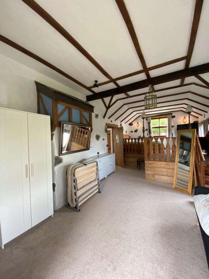 Villa Beautiful Secluded Farmhouse With Hot Tub à Barmouth Extérieur photo