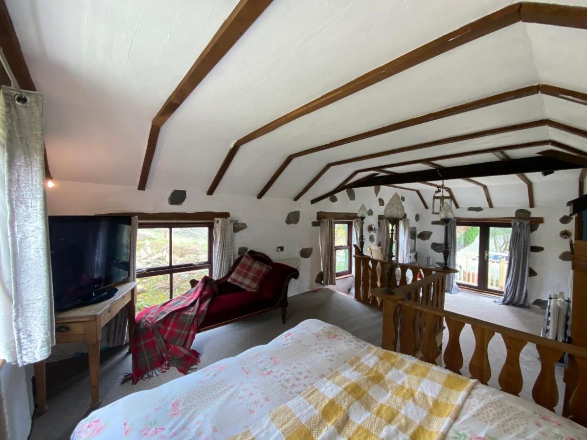 Villa Beautiful Secluded Farmhouse With Hot Tub à Barmouth Extérieur photo