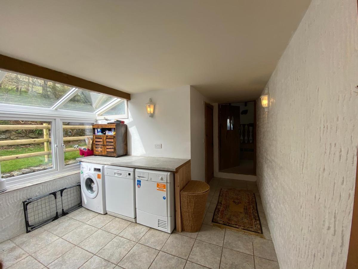 Villa Beautiful Secluded Farmhouse With Hot Tub à Barmouth Extérieur photo