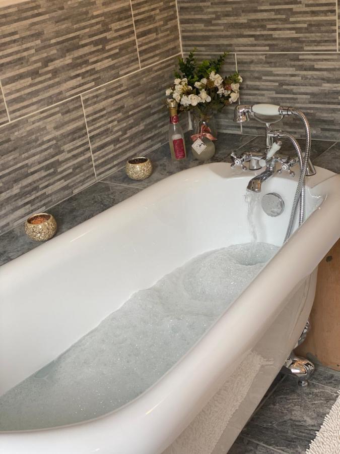Villa Beautiful Secluded Farmhouse With Hot Tub à Barmouth Extérieur photo