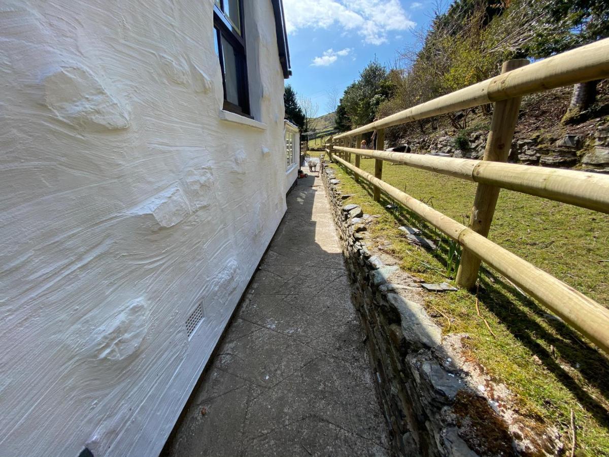 Villa Beautiful Secluded Farmhouse With Hot Tub à Barmouth Extérieur photo