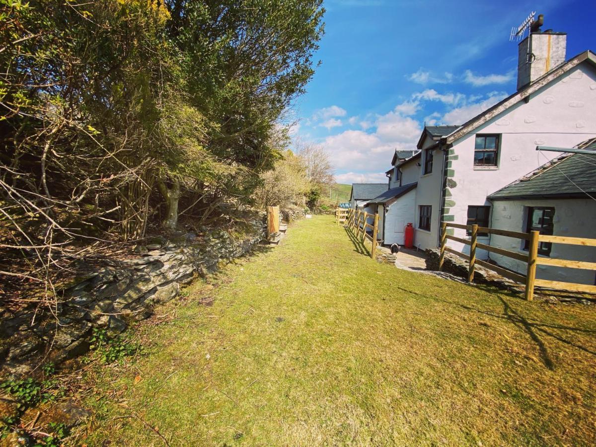 Villa Beautiful Secluded Farmhouse With Hot Tub à Barmouth Extérieur photo